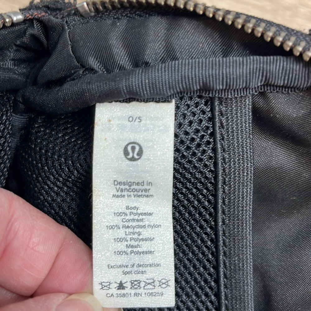 Lululemon Unisex Everywhere Fleece Belt Bag Black - Picture 10 of 15